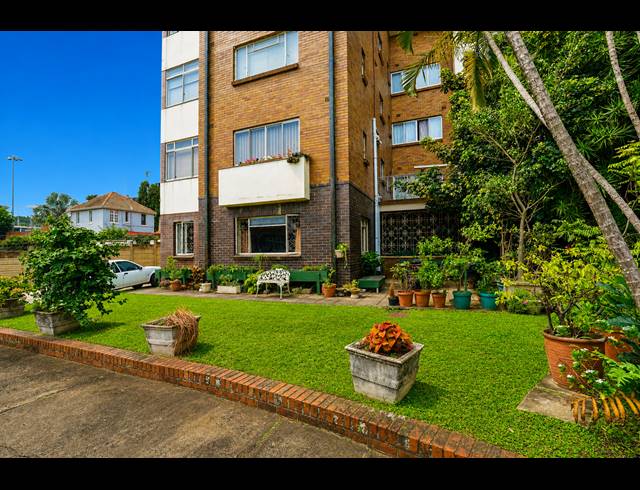 2 BEDROOM APARTMENT FOR SALE IN ESSENWOOD